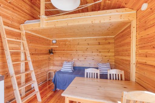 Pinetree Cottages Cabin with loft - Housity