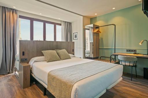 Hotel Via Augusta - Housity
