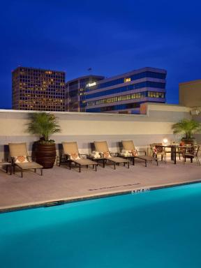 The Royal Sonesta Houston Galleria - Housity