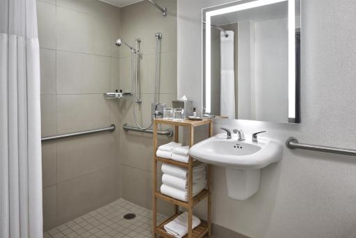 Hyatt Regency Crystal City at Reagan National Airport - Housity
