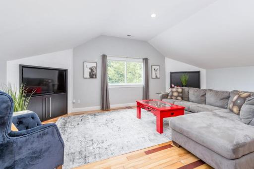 Old Lytle Cove Rd - Upper Unit - Housity