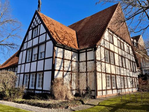 Nice Flats Historic 3 Zimmer 4 Bett Apartment, 2 Schlafzimmer, SmartTV, Küchenzeile - Housity