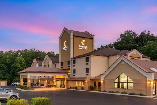Comfort Inn & Suites LaVale - Cumberland - Housity