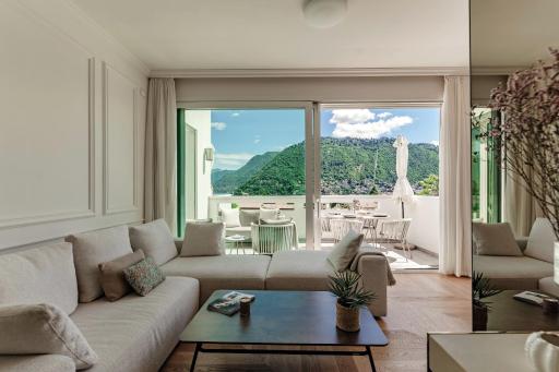Villa Olmo Luxury Suites - by MyHomeInComo - Housity