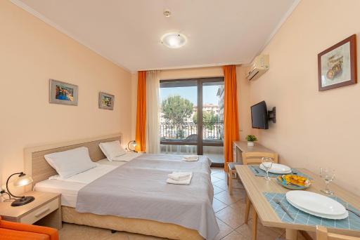 Royal Sun Apartments - Housity