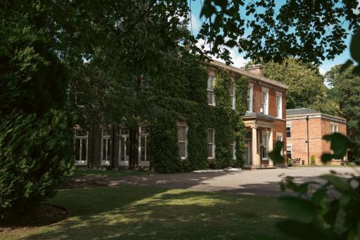Farington Lodge Hotel - Housity