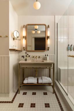 Hutton Hotel - Housity