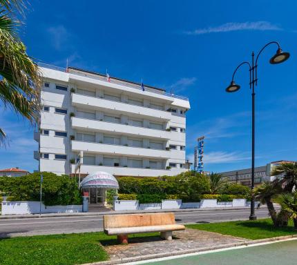 Hotel Ambasciatori - Housity