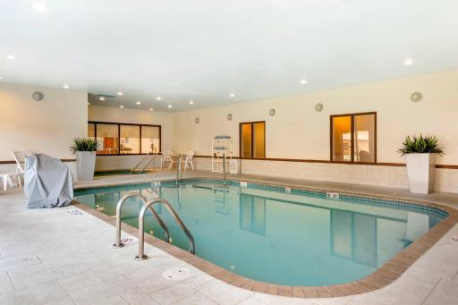Comfort Inn & Suites Green Bay Stadium Area - Housity