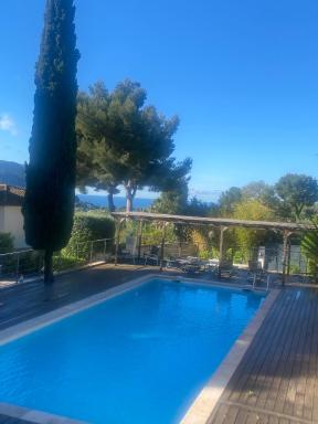 Le petit cassis vue mer appartement 70m2 piscine - Housity