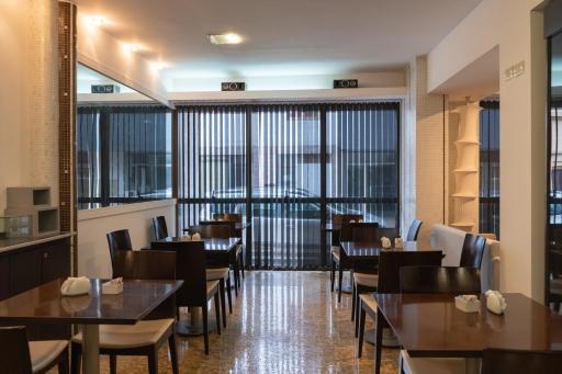 Zoom Apartments Hotel - Housity