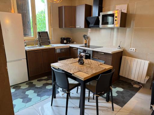 Maison et sa dépendance ss voisinage dans les vergers de Montmorency - Housity