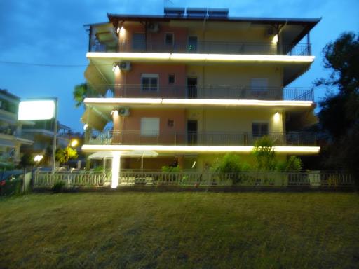 Four Seasons 2 - Housity