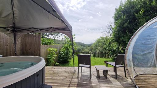 The Nook - Farm Park Stay with Hot Tub & Dome - Housity
