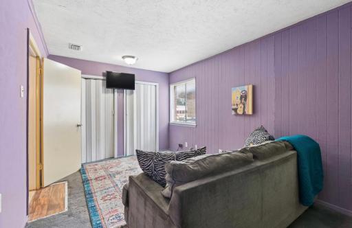 New! Fun just 20 min from Dallas 3-BRM Home - Housity