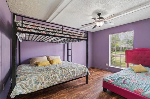 New! Fun just 20 min from Dallas 3-BRM Home - Housity