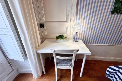 Nice Apt With Balcony In The Heart Of Nantes! - Housity