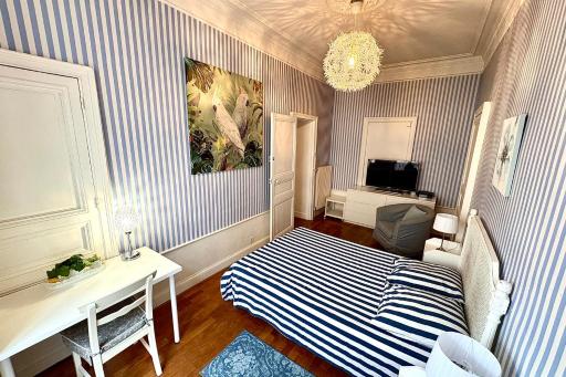 Nice Apt With Balcony In The Heart Of Nantes! - Housity
