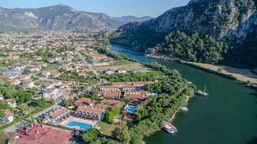 Aydos Hotels & Breeze Restaurant - Housity