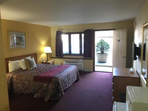 Midway Inn & Suites - Housity