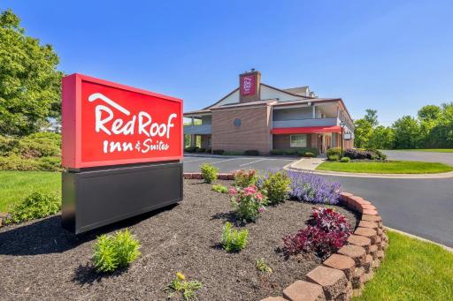 Red Roof Inn & Suites Marysville - Housity