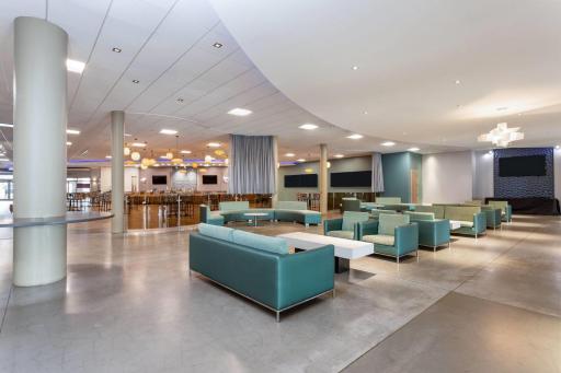 Avanti Palms Resort And Conference Center - Housity