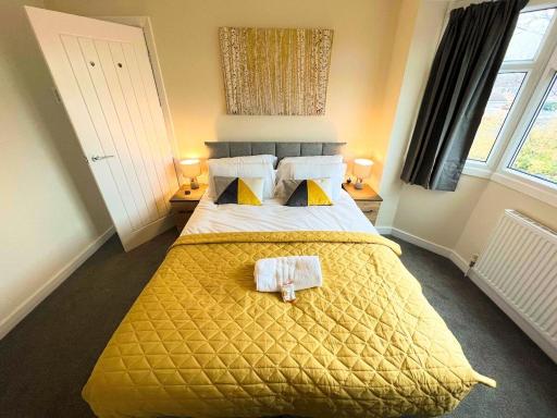 Arden House -Modern, Stylish 3-bed near Solihull, NEC, Resorts World, Airport,HS2 - Housity