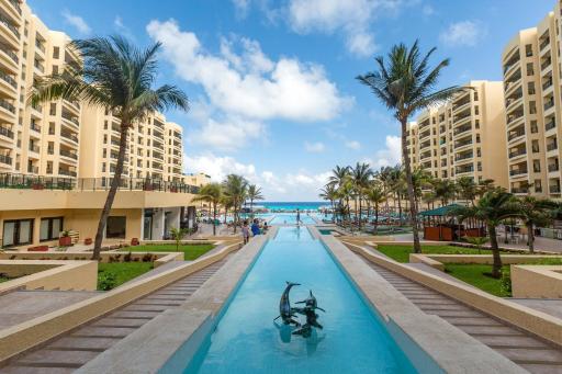 The Royal Sands Resort & Spa - Housity