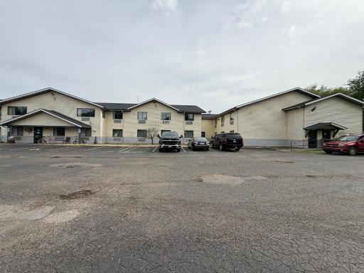 Coldwater Inn & Suites near I 69 - Housity