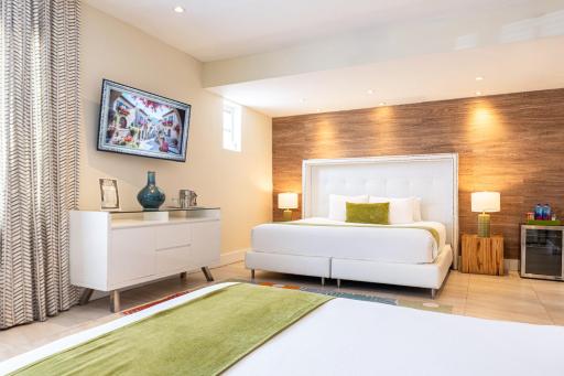 Chesterfield Hotel & Suites - Housity