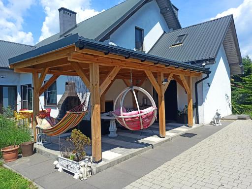 Dom z ogrodem - Housity