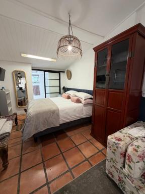 Courtyard Studio lights and wi fi during load shedding - Housity