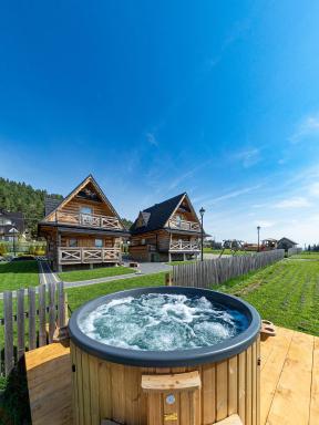 Osada Szaflary - jacuzzi na wyłączność dla każdego domku, ogólnodostępna sauna i plac zabaw w cenie - Housity