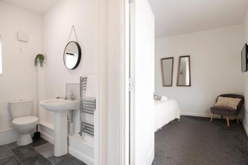 Amazing House with Central Location - Housity