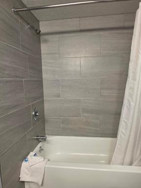 American Inn North Kansas City - Housity