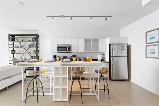 Dharma Home Suites Miami Beach at Monte Carlo - Housity