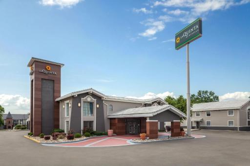 La Quinta Inn by Wyndham Omaha West - Housity