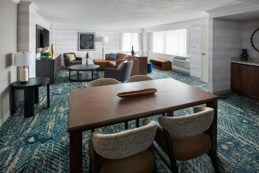 Boston Marriott Peabody - Housity