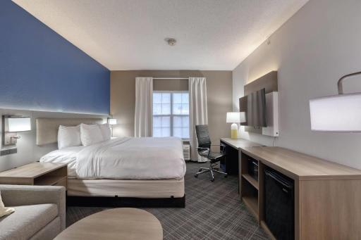 Comfort Suites Milwaukee Airport - Housity