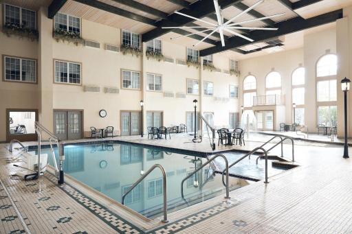 Comfort Suites Milwaukee Airport - Housity