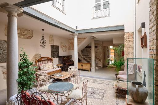 Palacio Almagra - Housity