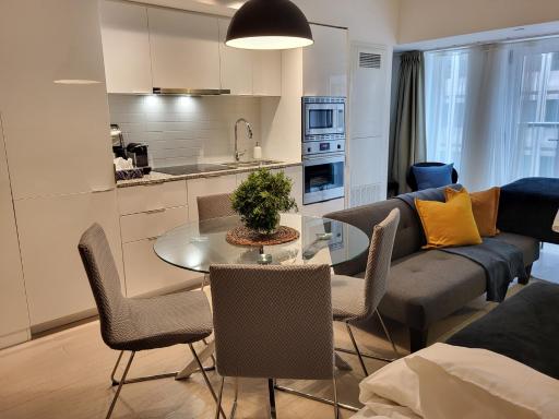Stylish Downtown Toronto Residential Hotel - Housity