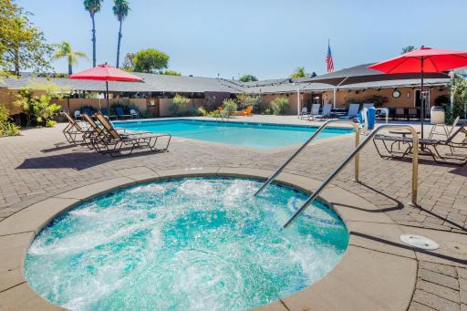 Carlton Oaks Lodge, an Ascend Collection Hotel - Housity