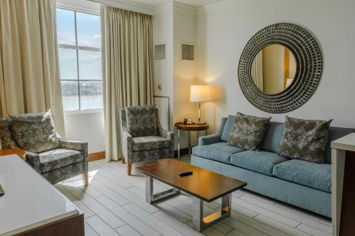 Bally's Evansville Casino & Hotel - Housity
