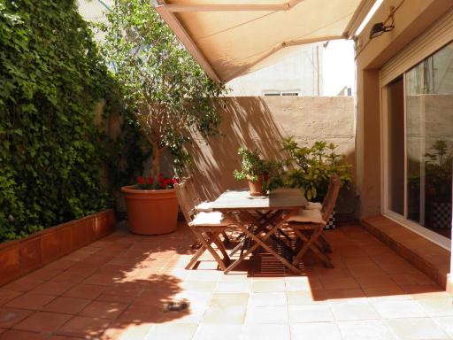 Suitur Courtyard Apartment - Housity