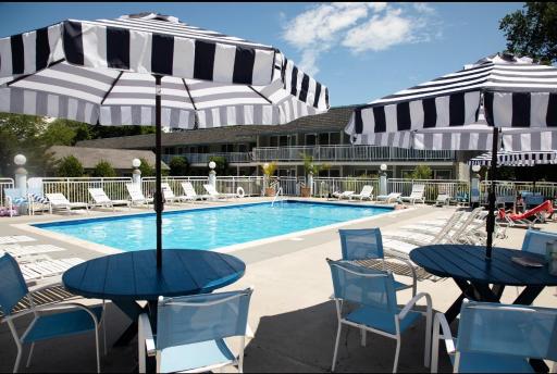 Cape Harbor Motor Inn - Housity
