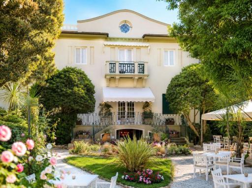 Hotel Club I Pini - Boutique Hotel & Residenza d'Epoca - Housity