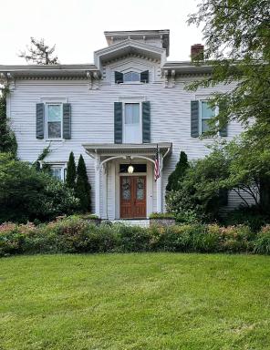 Antique Mansion B & B - Housity