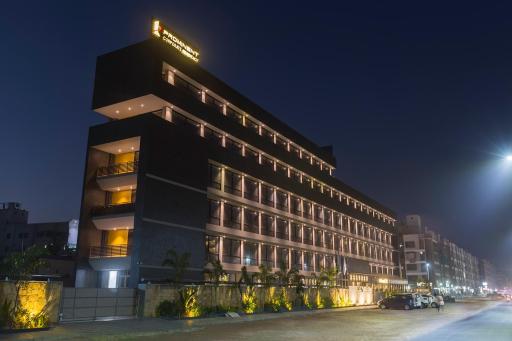 Prominent Corporate Residency - Housity