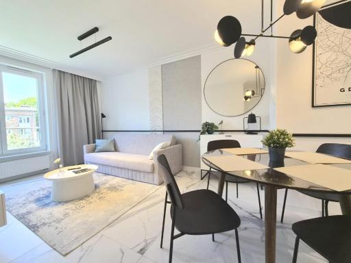 Live & Travel Old Town Apartments - Housity